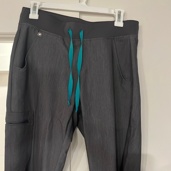 Figs jogger scrub bottoms - Picture 1 of 3